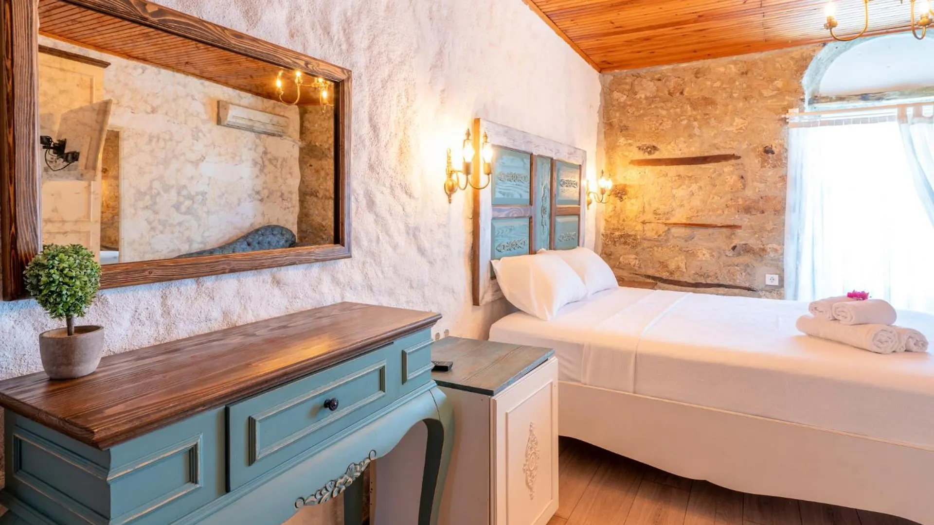 Apartahotel Imerek Tas Ev Otel Alaçatı